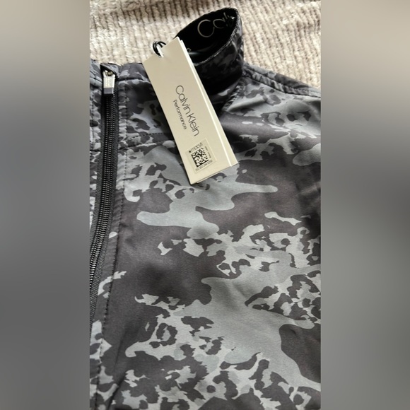 Calvin Klein Performance- NWT - Women’s: M -Half-zip- Pull-Over -Windbreaker - Picture 3 of 7